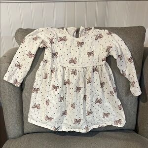 H&M Girls Cream Long Sleeve Smocked Casual Dress size 2T with bows and hearts